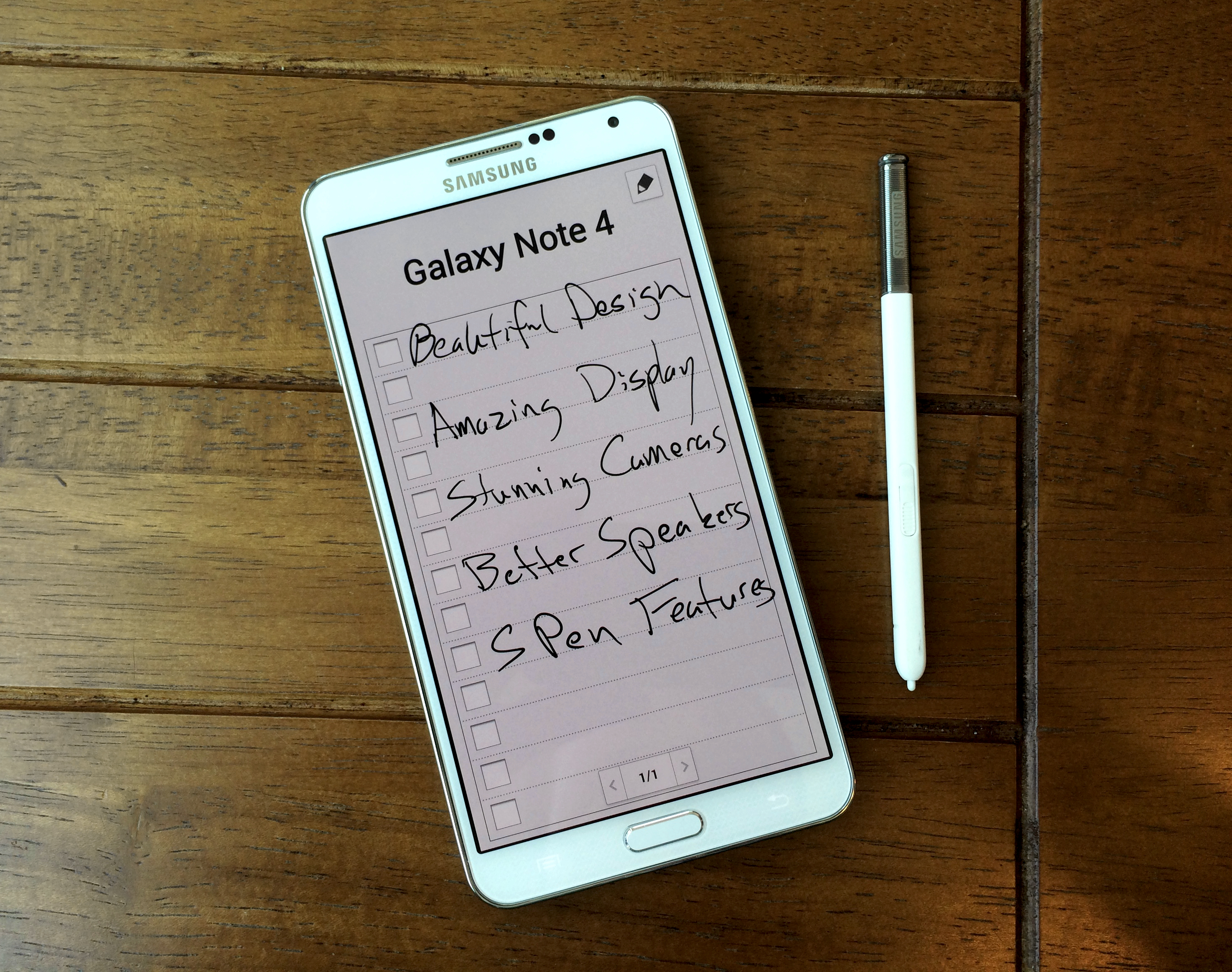 Design-ul Samsung Galaxy Note 4