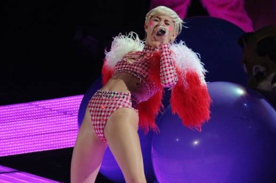 Miley Cyrus arestata